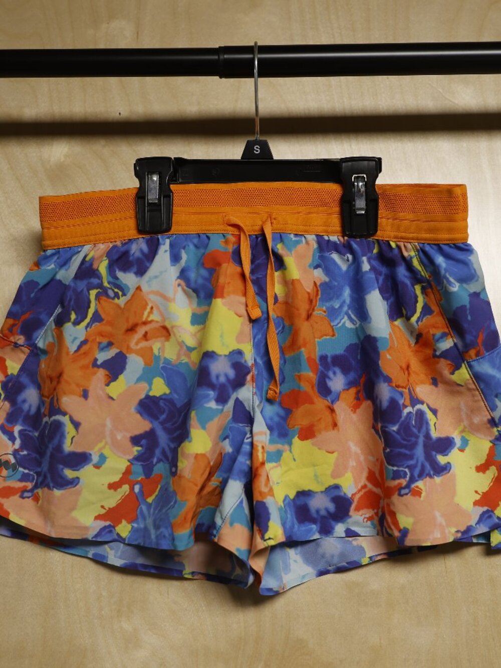 Janji Women's 2.5 inch running shorts Sz Sm